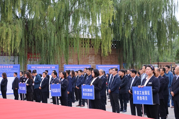 市委副書記、市長(zhǎng)王奮彥帶隊(duì)觀摩督查公司項(xiàng)目建設(shè)工作(圖4)